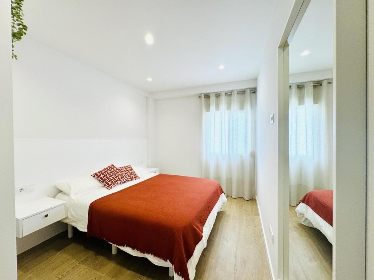 Family Apartment In The Malaga City Center Exterior foto